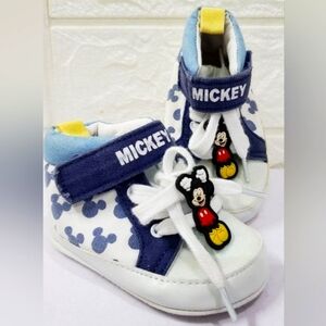 NWOT Mickey Mouse Infant Shoes Baby First Walker Sneakers 0-3 Months